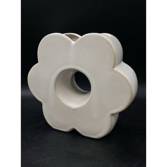 Ceramic Flower Shaped Vase Ivory Glazed 7” - Picture 1 of 11